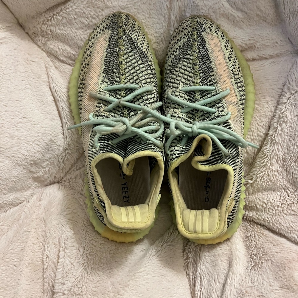 Women’s Adidas Yeezy Boost 350 V2